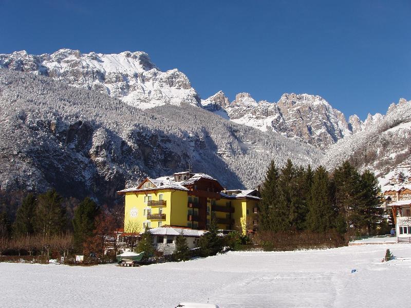 Lake&Nature Hotel Gloria モルヴェーノ エクステリア 写真