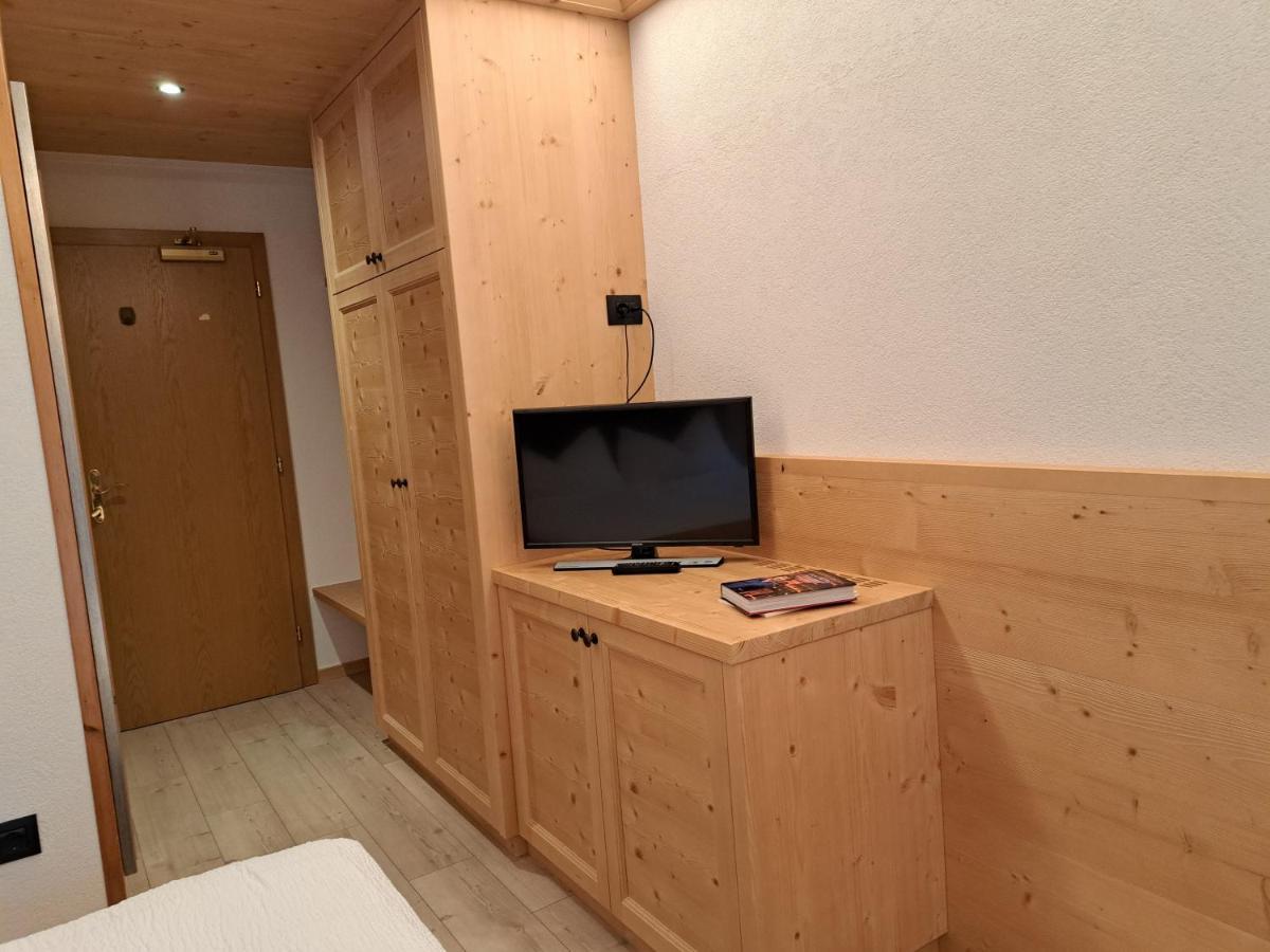 Lake&Nature Hotel Gloria モルヴェーノ エクステリア 写真