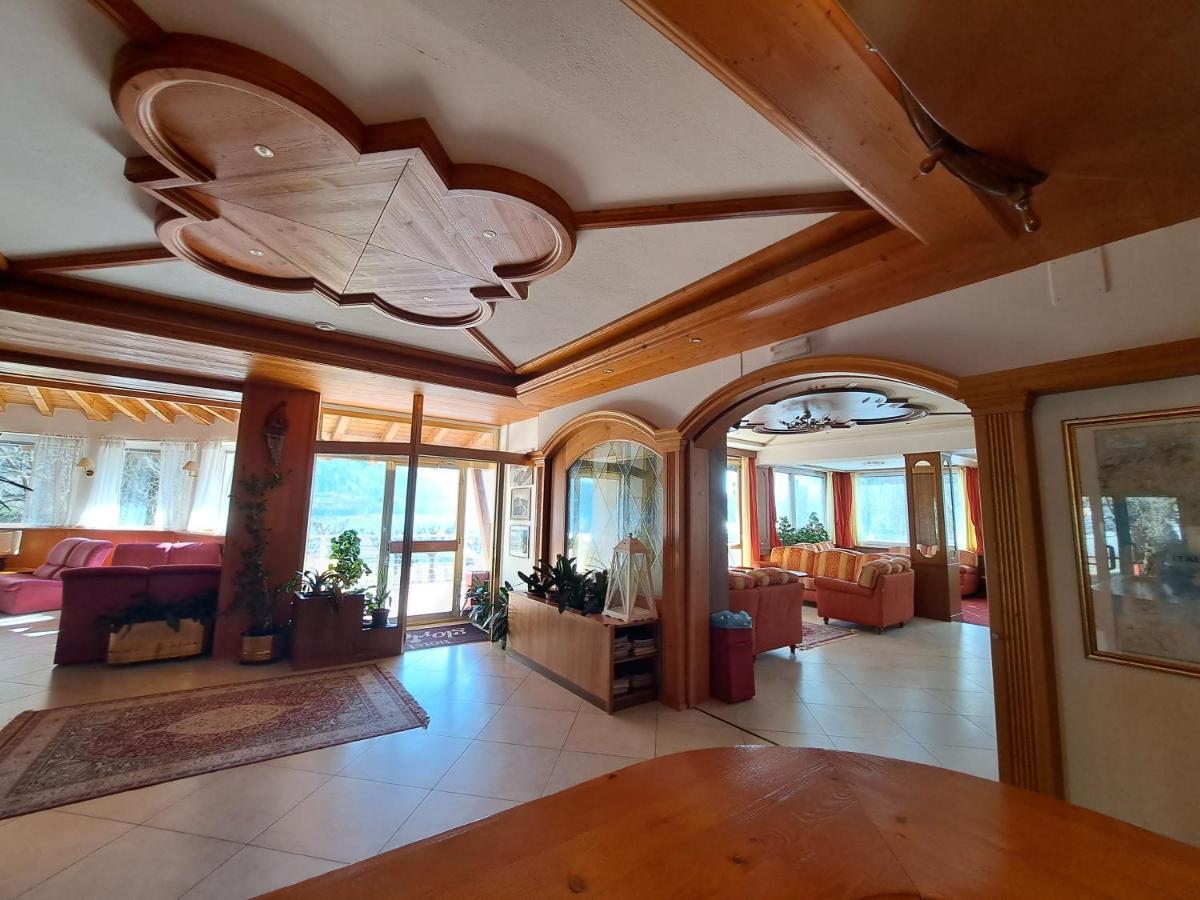Lake&Nature Hotel Gloria モルヴェーノ エクステリア 写真