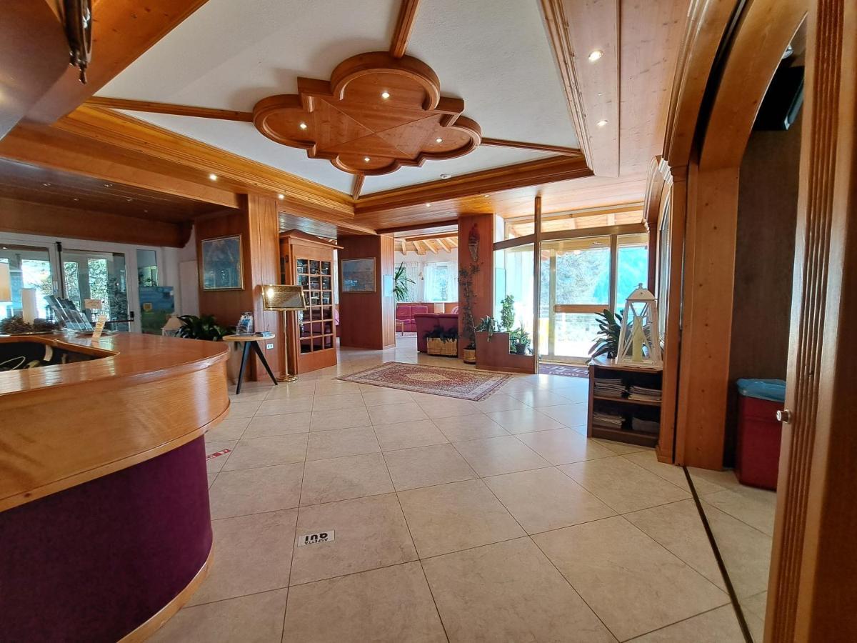 Lake&Nature Hotel Gloria モルヴェーノ エクステリア 写真