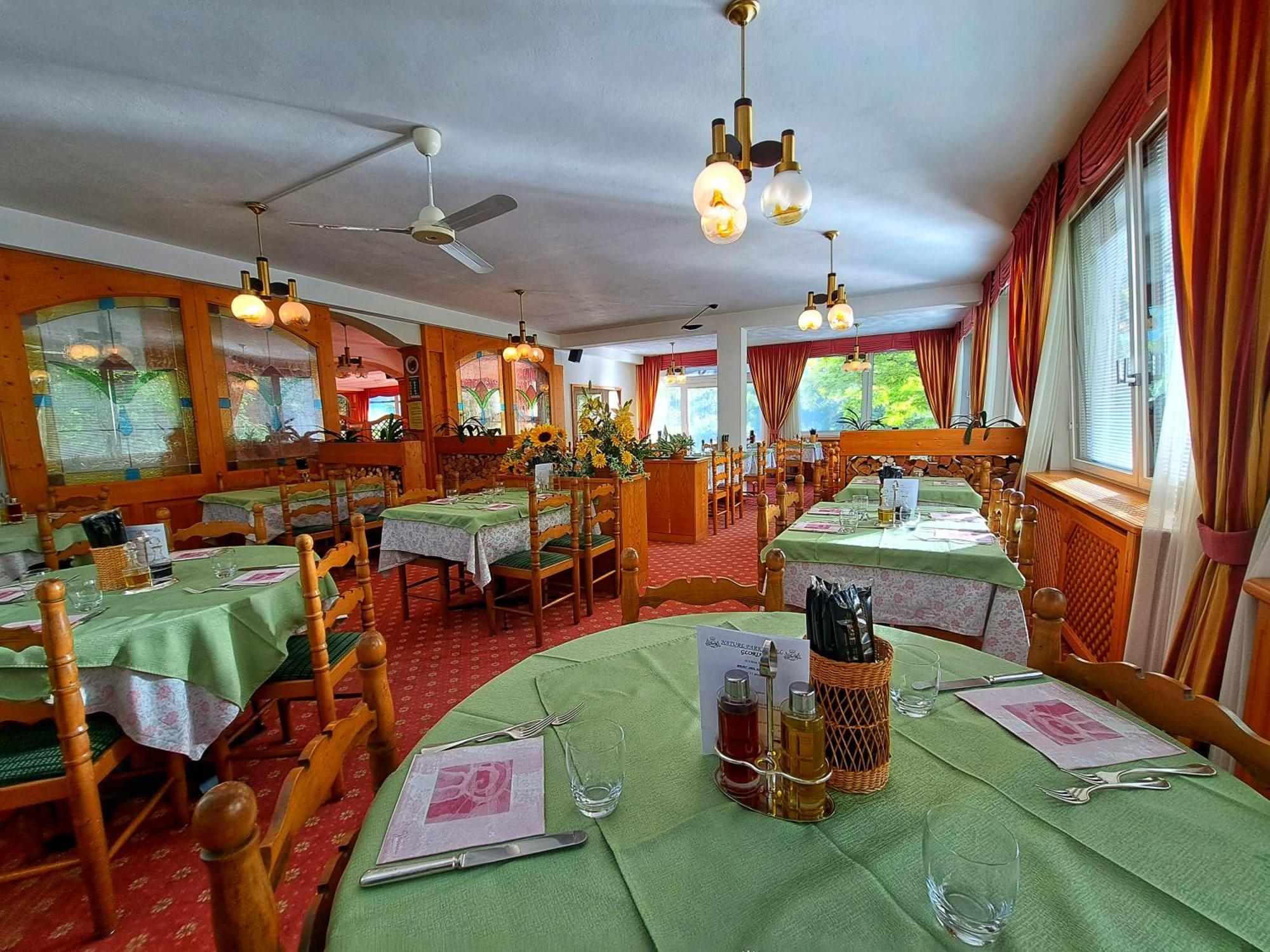 Lake&Nature Hotel Gloria モルヴェーノ エクステリア 写真