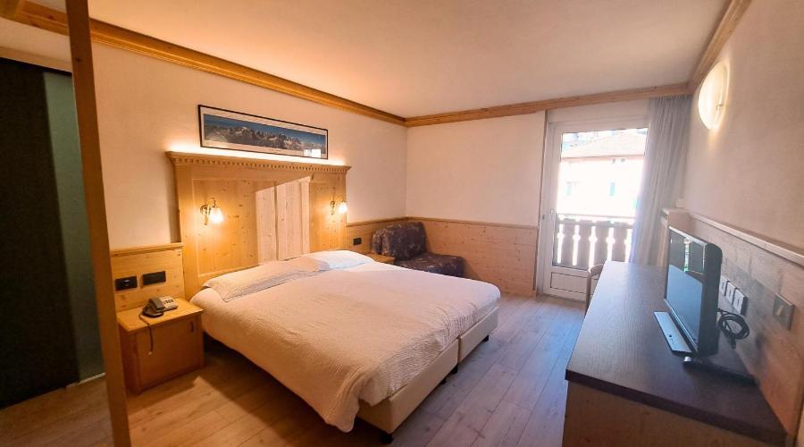 Lake&Nature Hotel Gloria モルヴェーノ エクステリア 写真