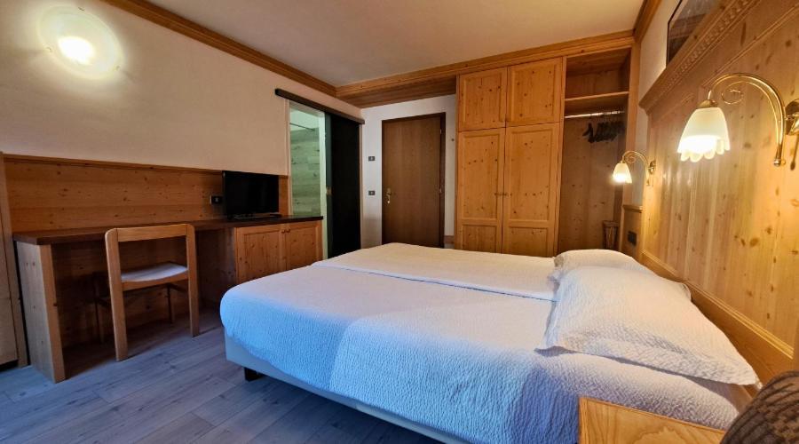 Lake&Nature Hotel Gloria モルヴェーノ エクステリア 写真