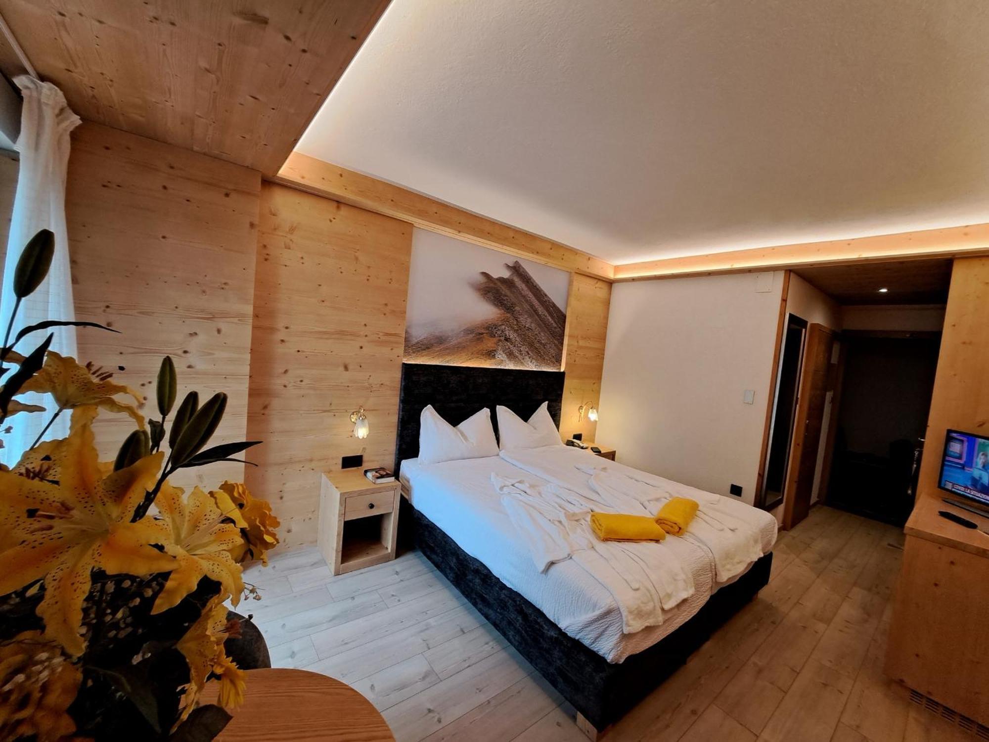Lake&Nature Hotel Gloria モルヴェーノ エクステリア 写真