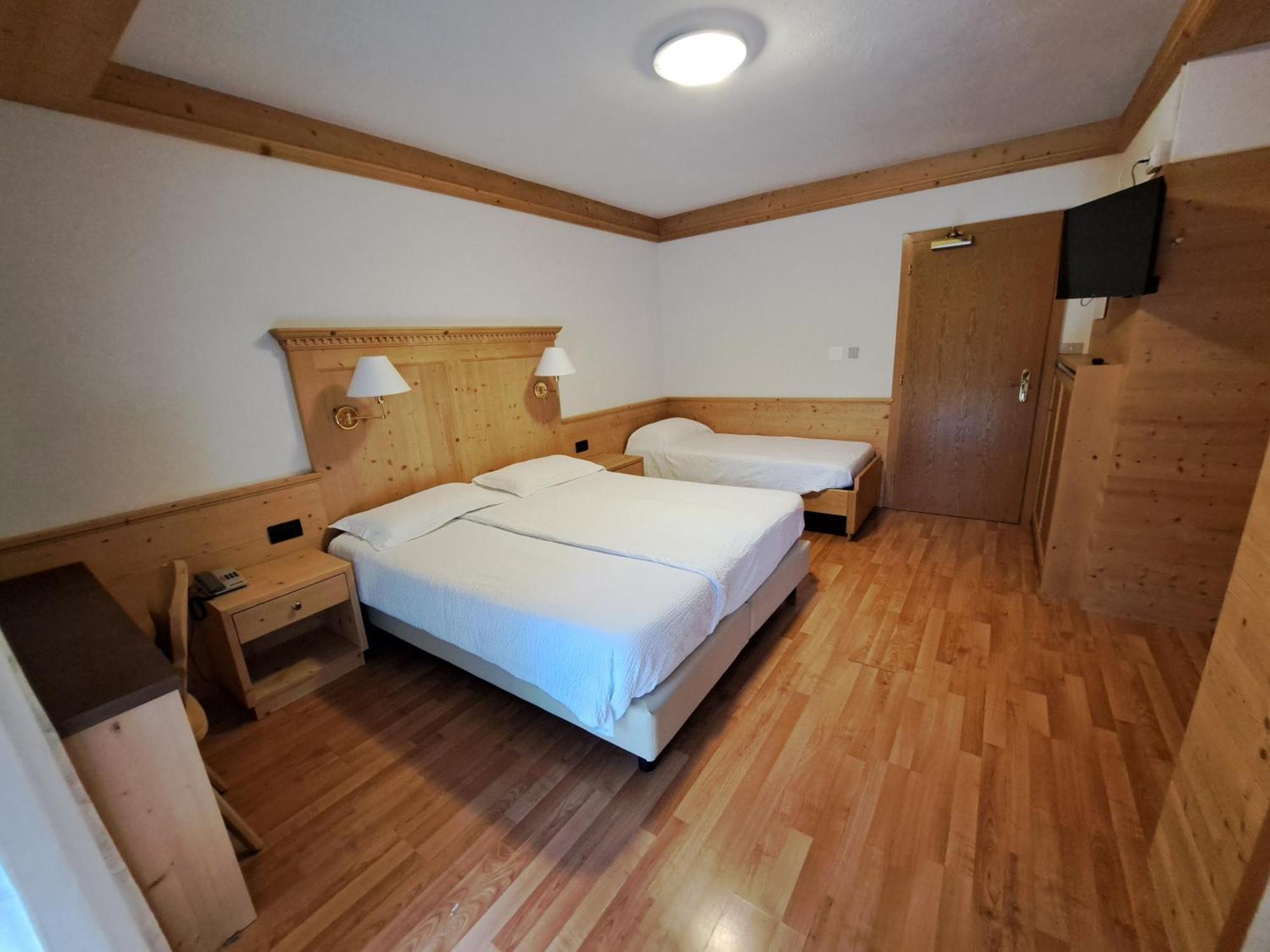 Lake&Nature Hotel Gloria モルヴェーノ エクステリア 写真