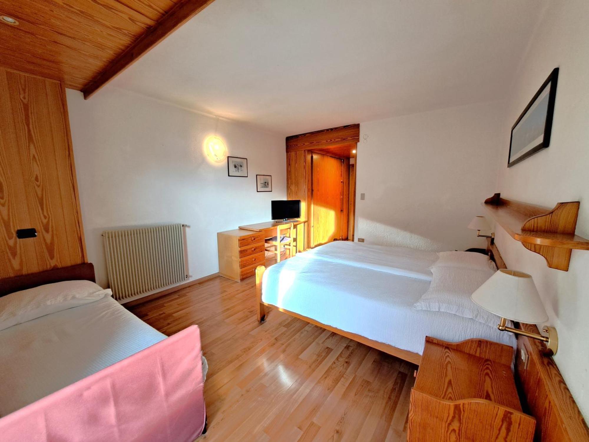 Lake&Nature Hotel Gloria モルヴェーノ エクステリア 写真