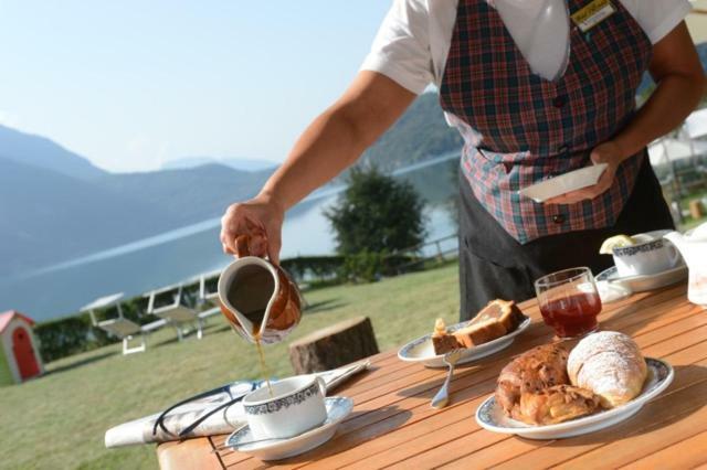 Lake&Nature Hotel Gloria モルヴェーノ エクステリア 写真